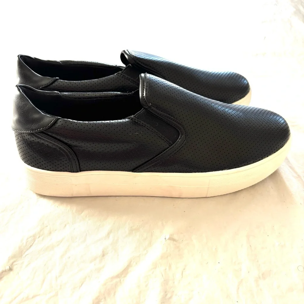 JustFab Eloise Black Platform Sneaker perforated leather SZ 10 NWOT